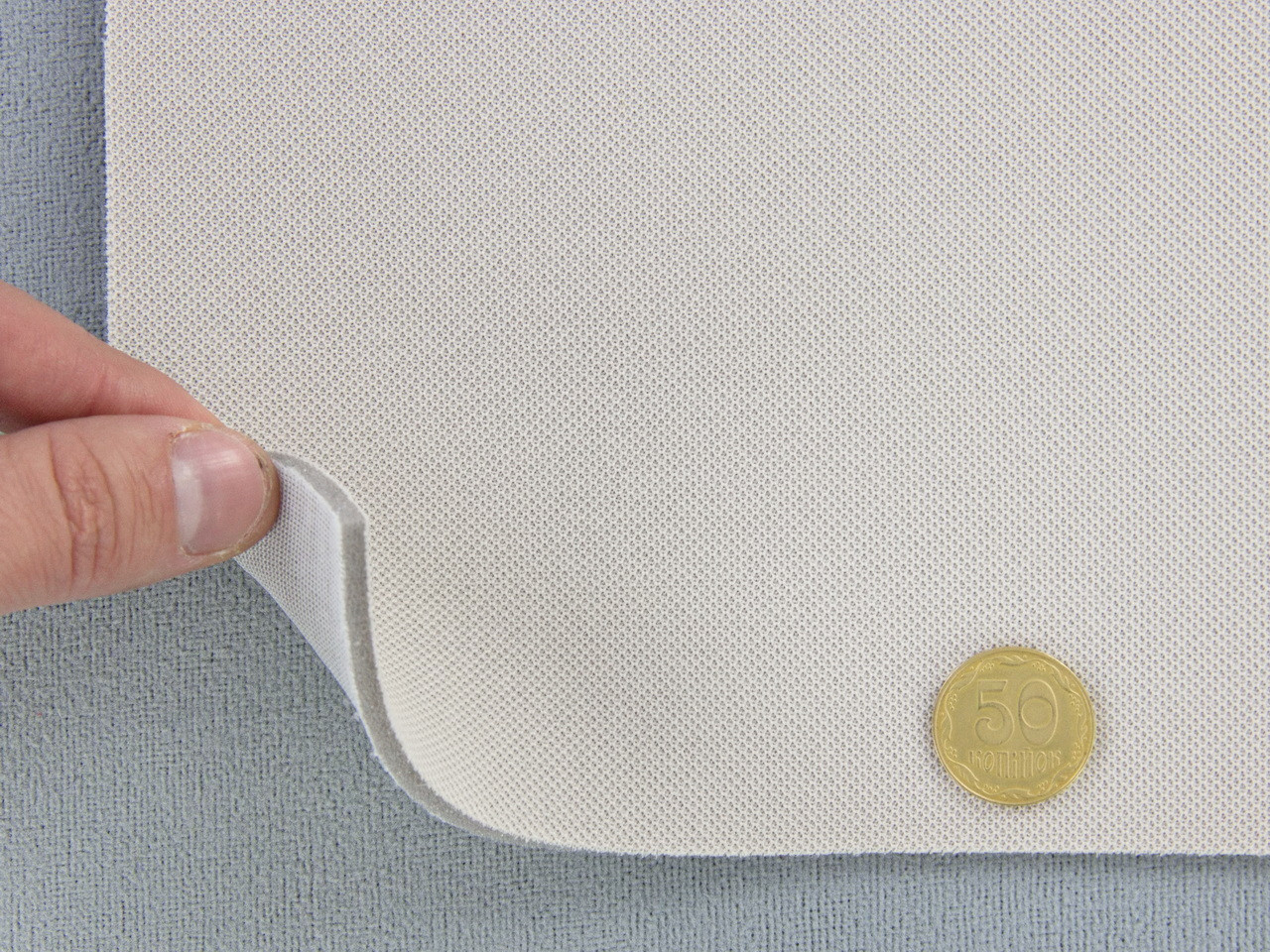 Автоткань потолочная KL-48 оригинальная на поролоне с сеткой, цвет кремовый, толщина 3мм ширина 167см детальная фотка