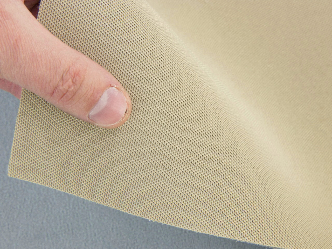 Автоткань потолочная KL-50 оригинальная на поролоне с сеткой, цвет бежевый, толщина 3мм ширина 167см детальная фотка