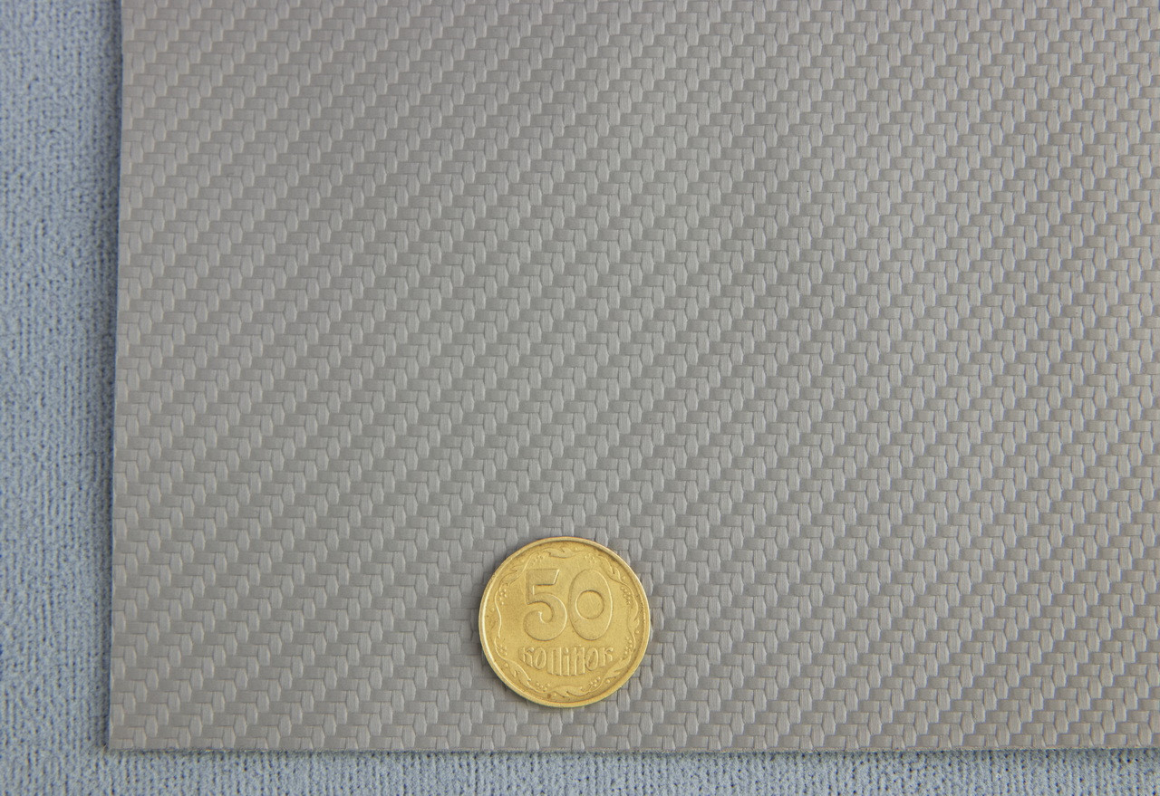 Автомобильный кожзам KARBON 620 серый, на тканевой основе, ширина 140см, Турция детальная фотка