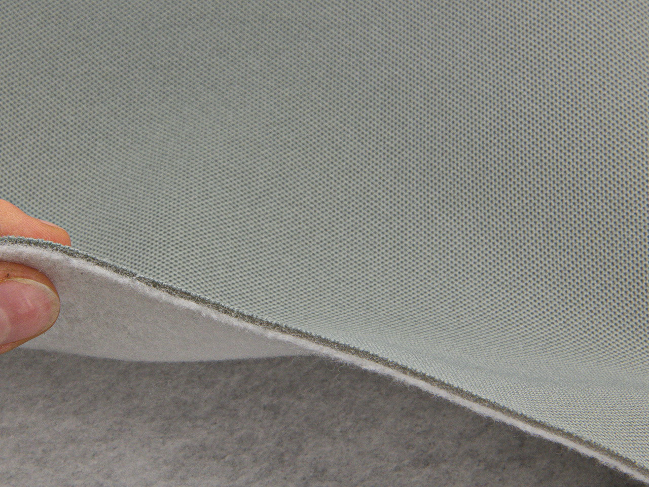 Автоткань потолочная Lacoste L-43 серая (зеленый оттенок) на поролоне и войлоке, толщина 3мм, ширина 165см, Турция детальная фотка