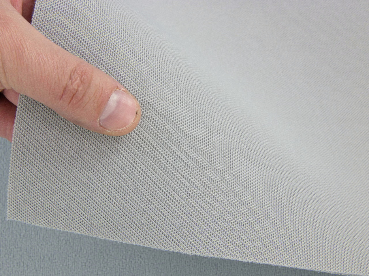 Автоткань потолочная KL-55 оригинальная на поролоне с сеткой, цвет светло-серый, толщина 3мм ширина 167см детальная фотка