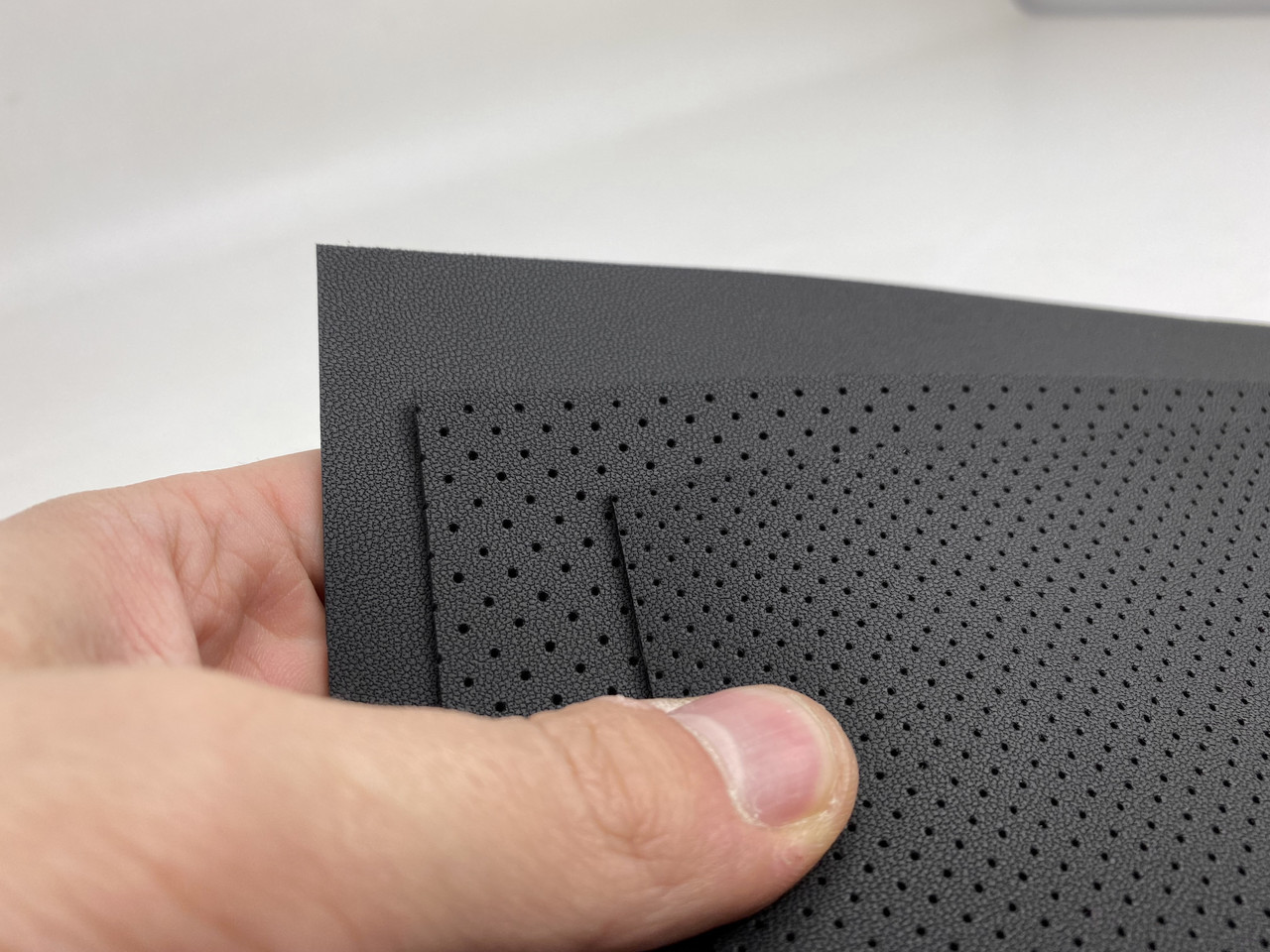 Термовініл каучуковий чорний матовий tk-2mp перфорований детальна фотка