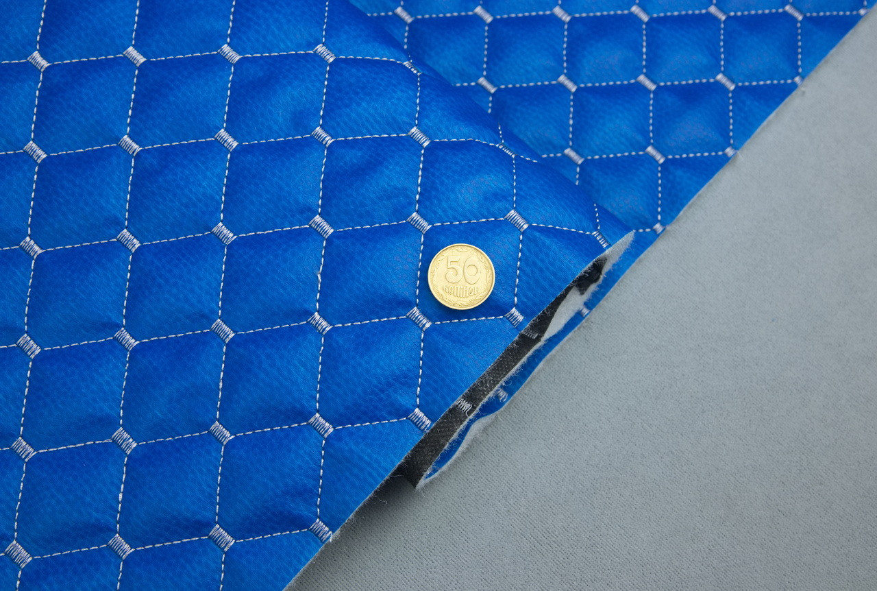 Шкірзам стьобаний синій «Ромб» (прошитий світло-сірою ниткою) дубльований синтепоном і флізеліном, ширина 135см детальна фотка