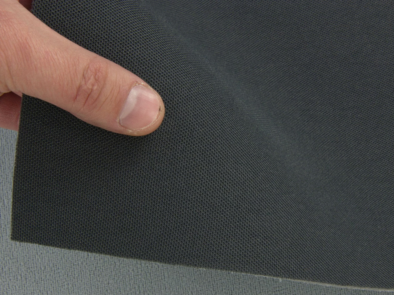 Автоткань потолочная KL-68 оригинальная на поролоне с сеткой, цвет графитовый, толщина 3мм ширина 167см детальная фотка