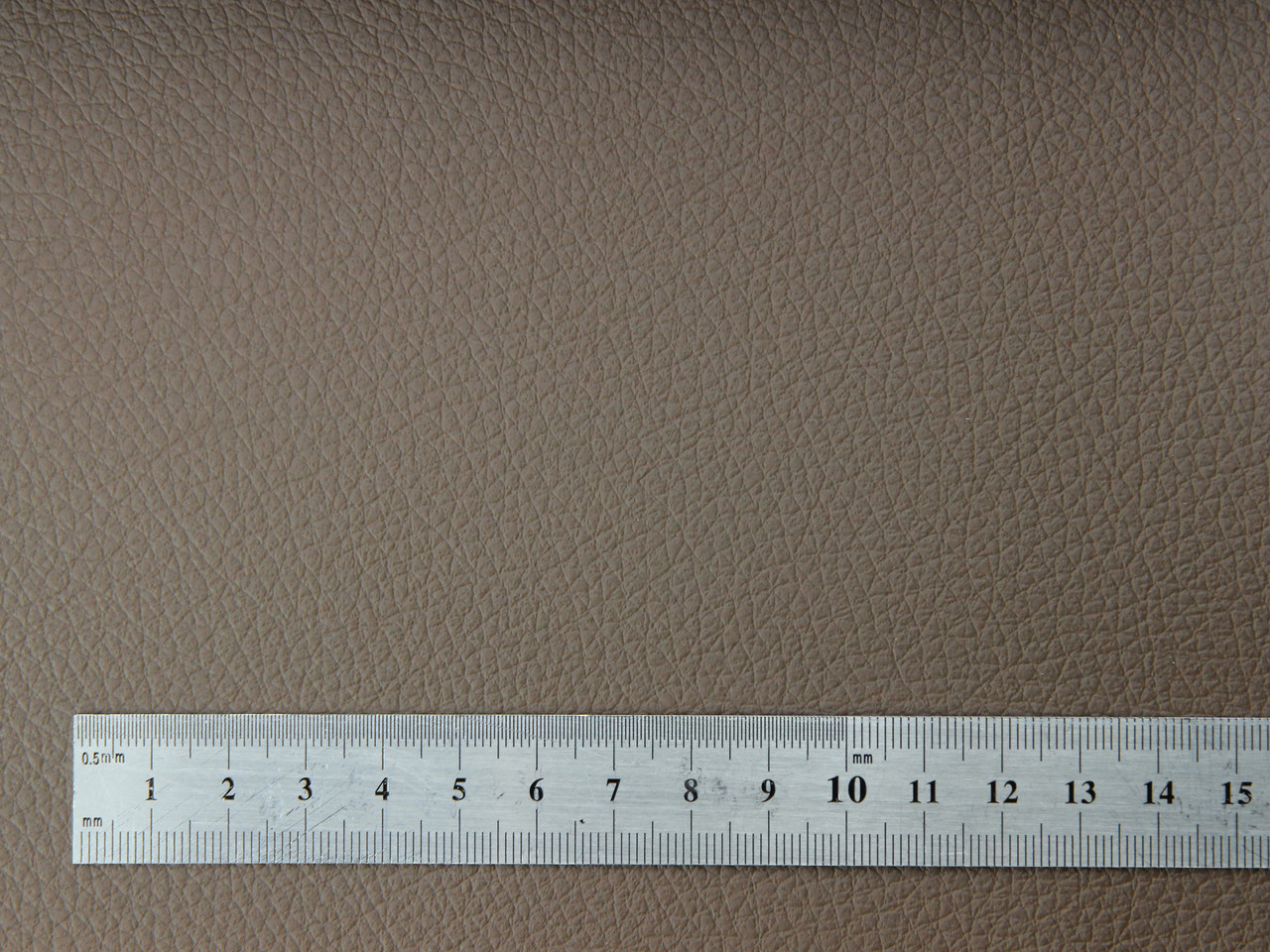 Автомобильный кожзам NUOVO 9373 коричневой, на тканевой основе (ширина 1,40м) Турция детальная фотка