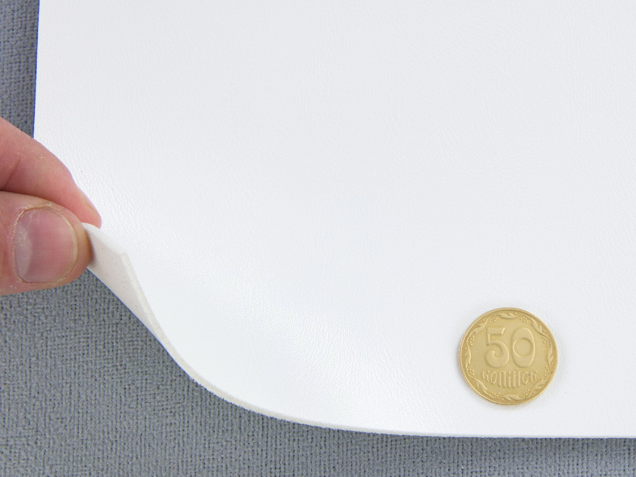 Термовинил белый White для перетяжки руля, дверных карт, стоек на каучуковой основе (tk-12 White) детальная фотка