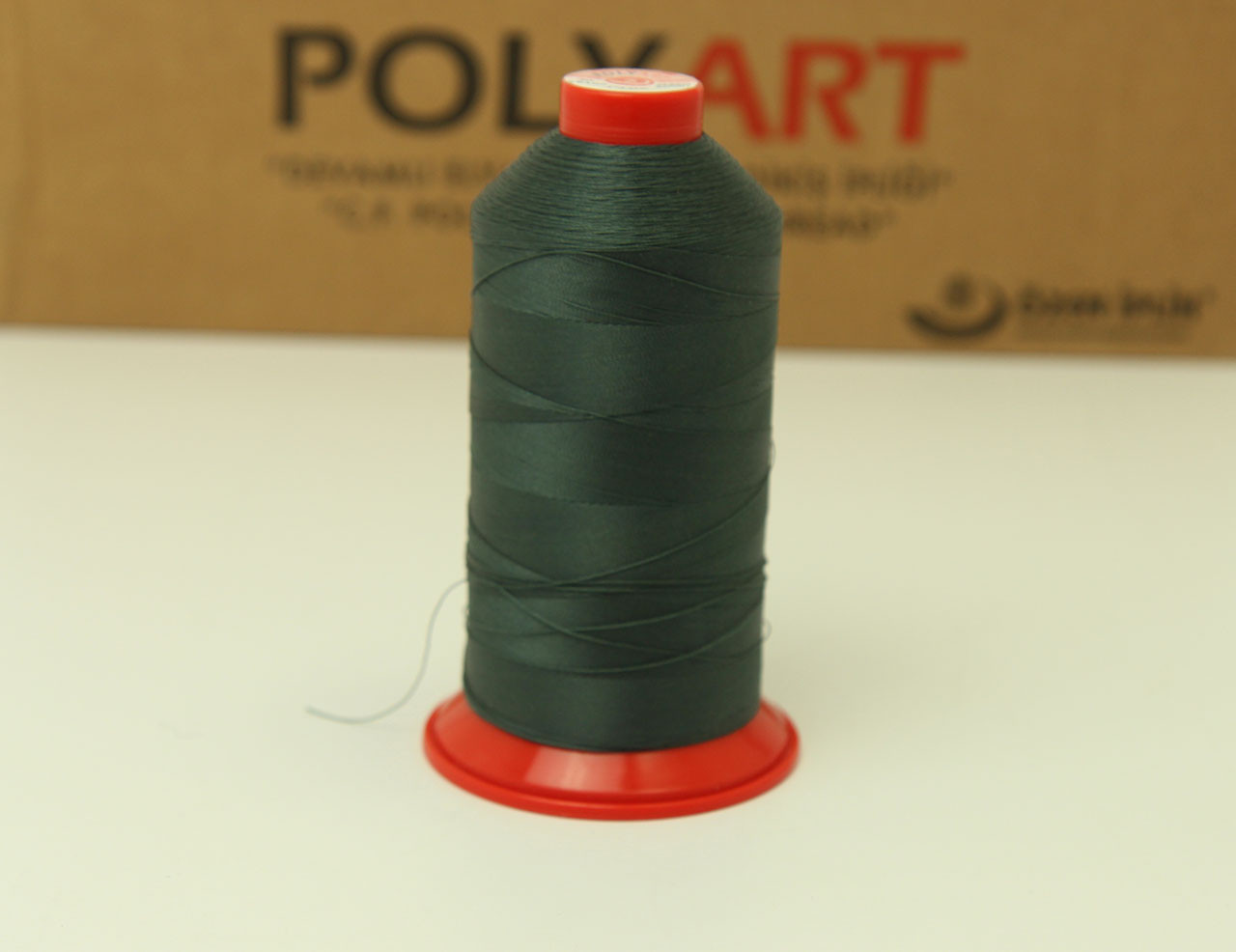 Нить POLYART(ПОЛИАРТ) N30 цвет P108 темно-зеленый, 2500м детальная фотка