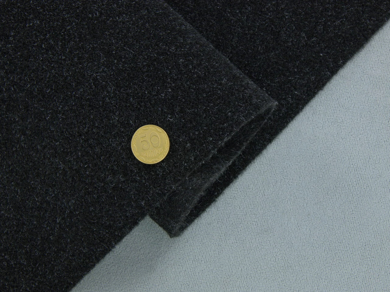 Автомобільний ковролін Ultraflex графітовий, тягучий, ширина 205см, щільність 490г/м2, товщина 5мм детальна фотка