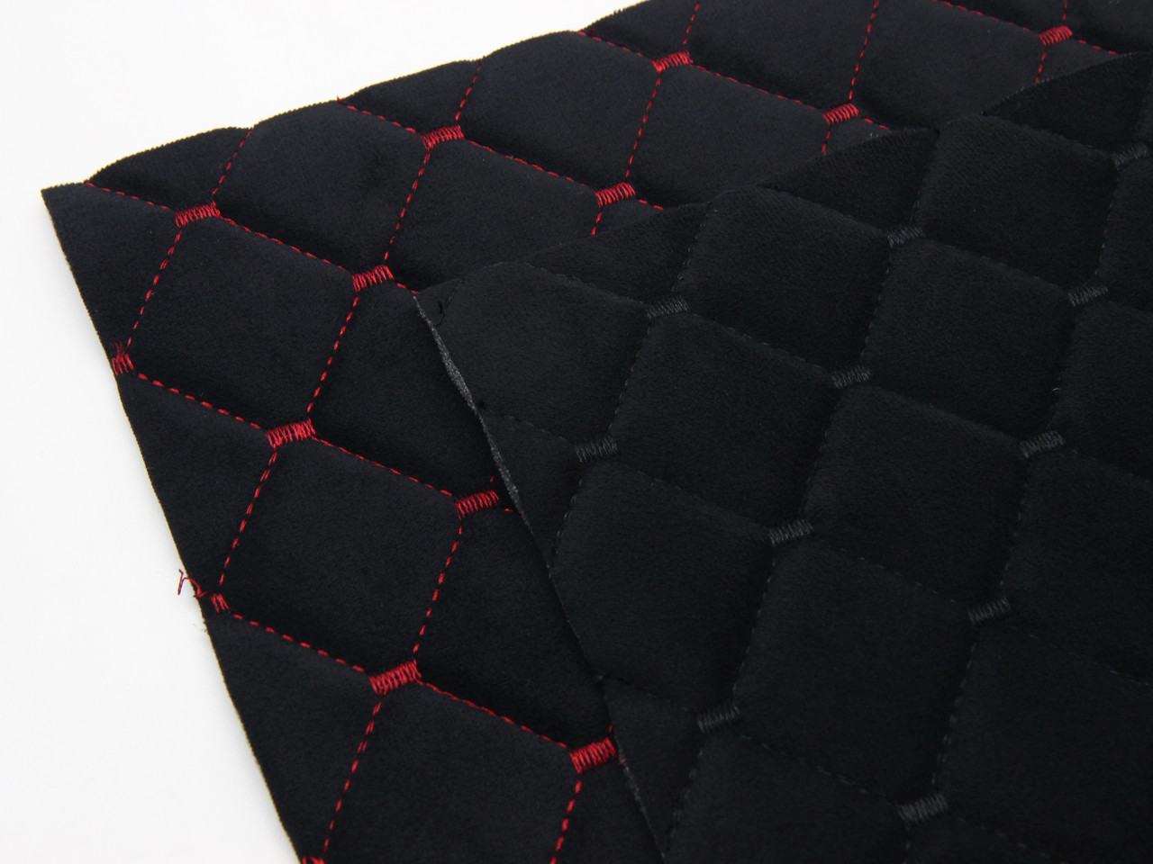 Велюр TRINITY стеганый черный «Ромб» (прошитый красной нитью) поролон 5мм, флизелин, ширина 1,35м детальная фотка