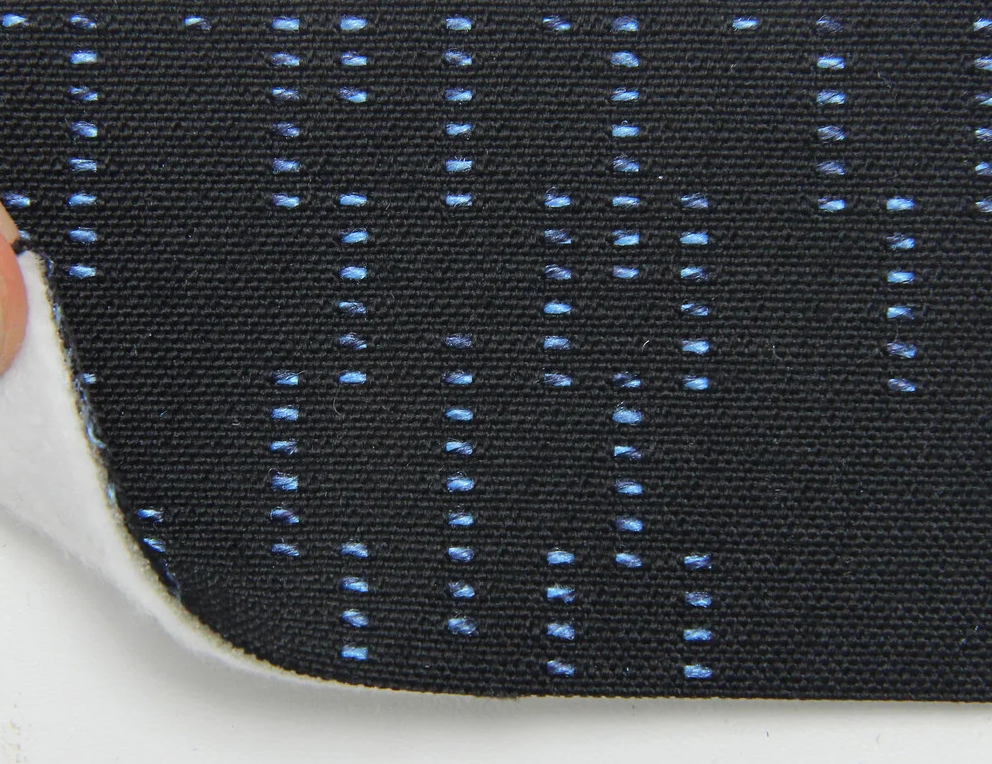 Автотканина оригінальна для центру сидінь (колір чорний і синій 7613), основа на повсті, товщина 3мм, ширина 140см детальна фотка