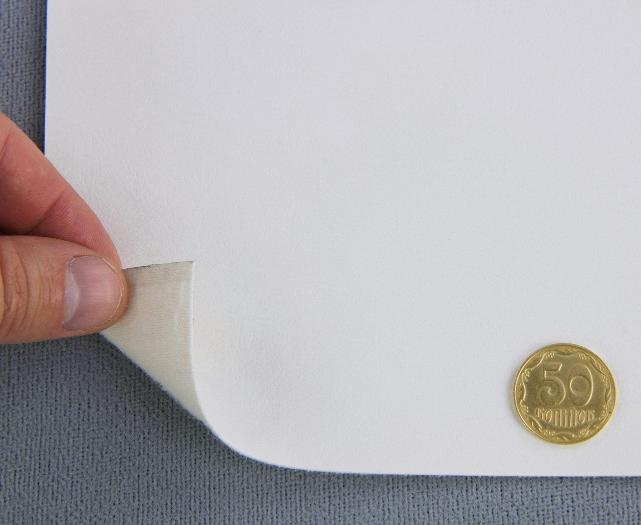 Биеластик тягучий белый матовый Elista-09 для перетяжки дверных карт, стоек, airbag и вставок, ширина 145 см детальная фотка