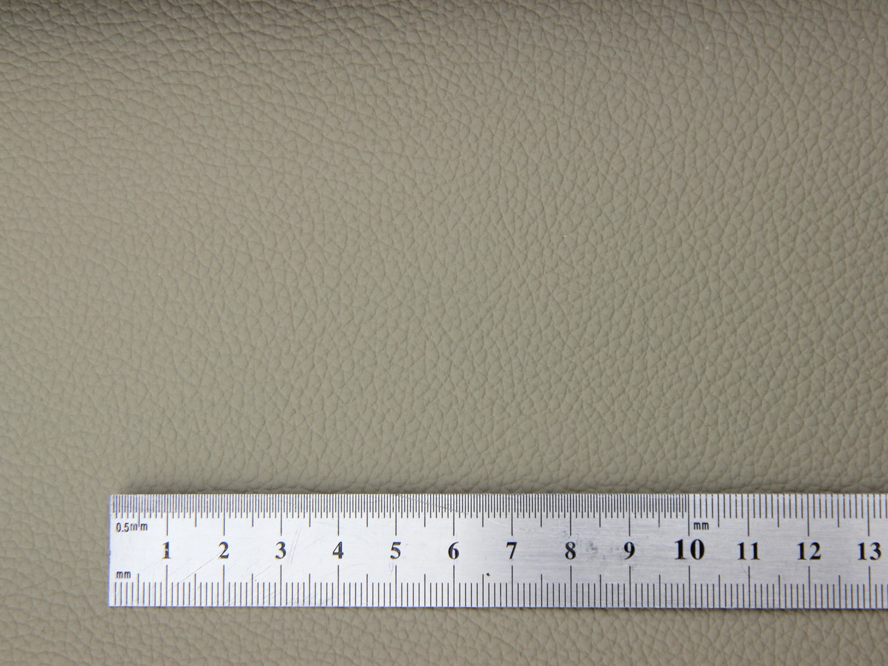 Автомобільний шкірзам Mercedes 30520 беж, на тканинній основі (ширина 1,40м) Туреччина детальна фотка