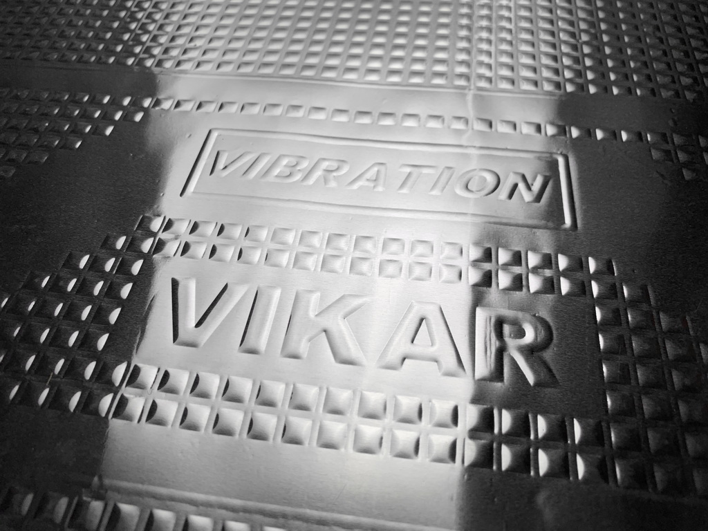 Виброизоляция для автомобилей Викар ЛТ(ФА) 630х600 мм, толщина 2,3мм детальная фотка