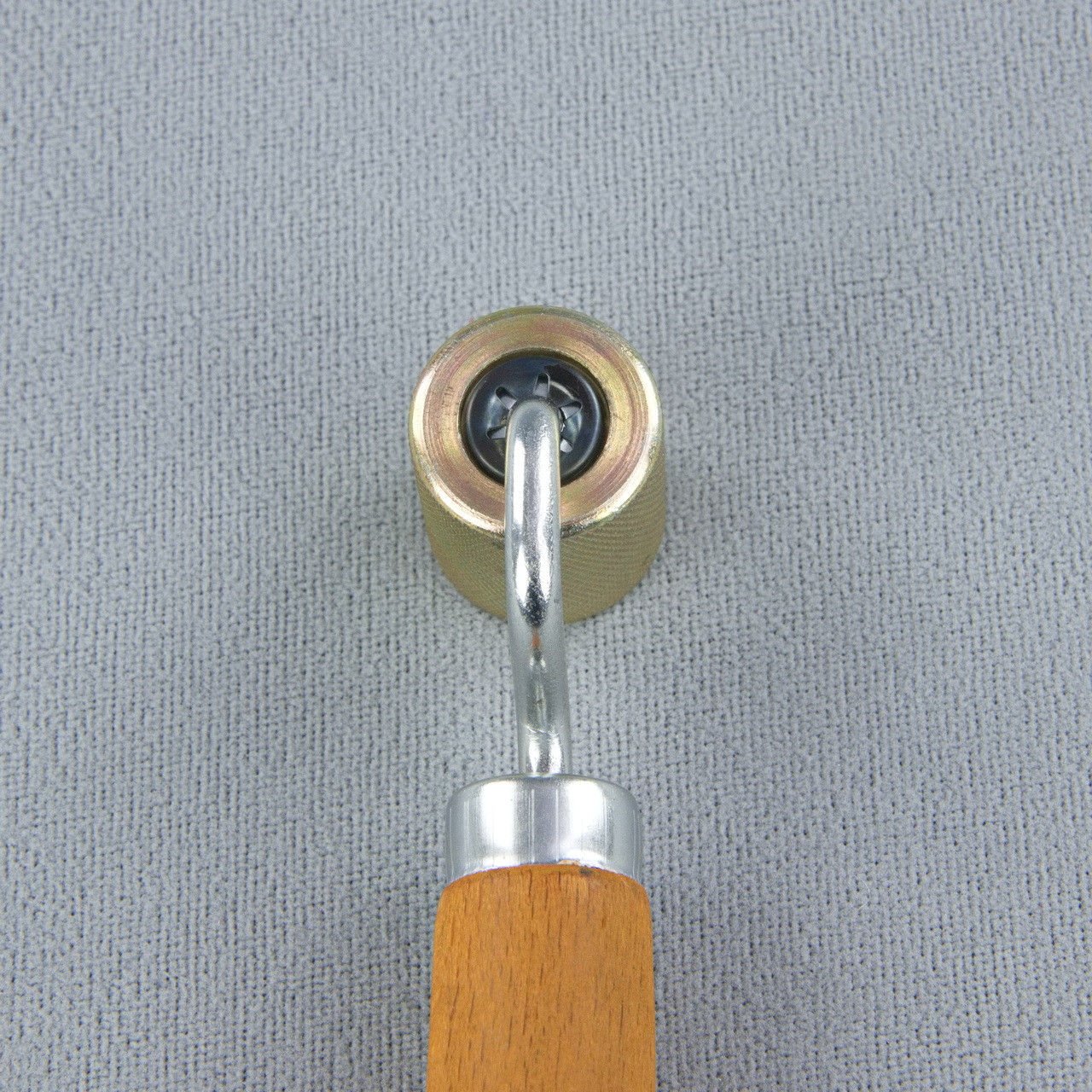 Валик прикаточный с подшипником для виброизоляции автомобиля, металлический детальная фотка