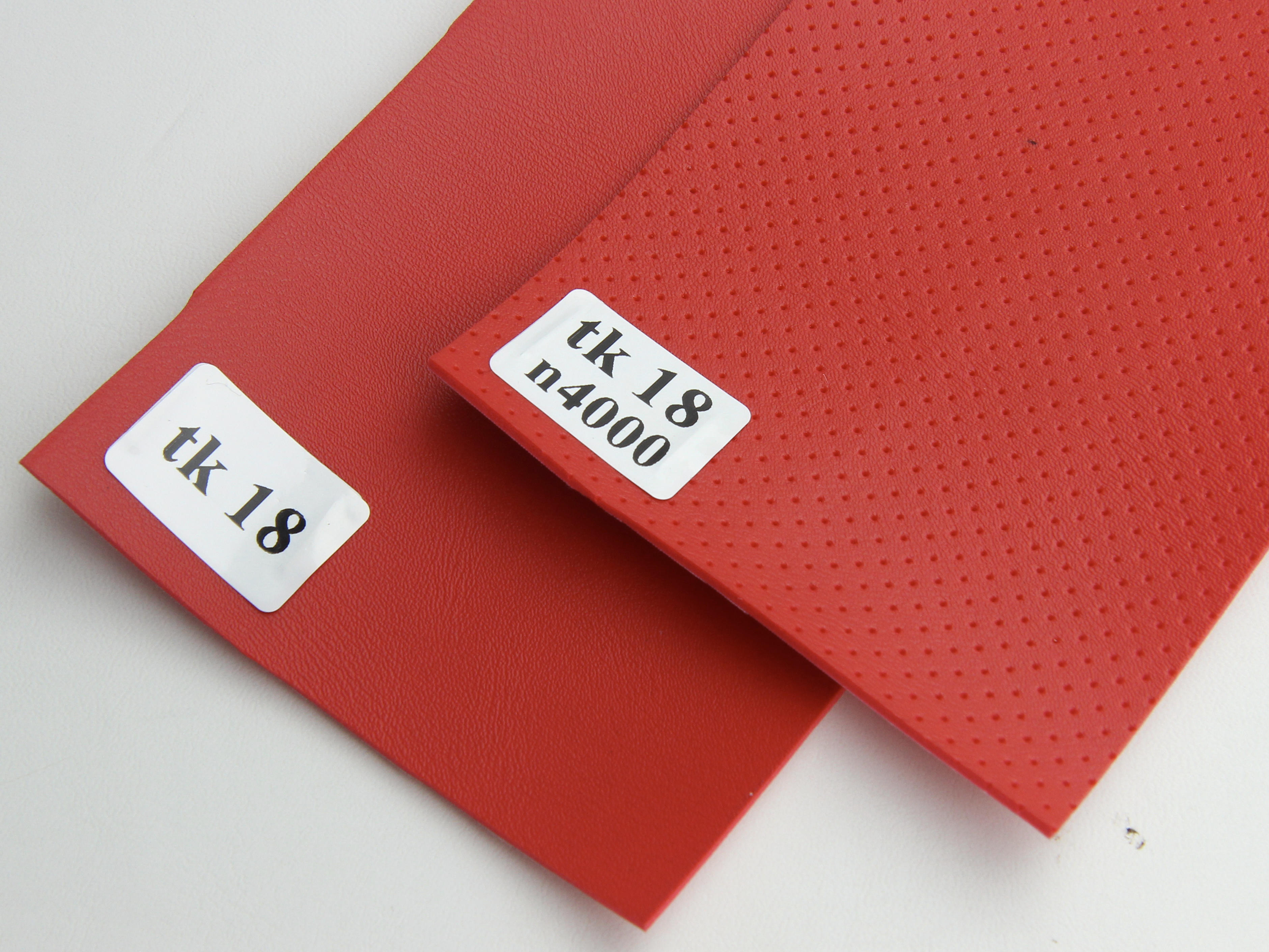 Термовініл червоний (tk-18) для перетяжки керма, дверних карт, панелей, на каучуковій основі. детальна фотка