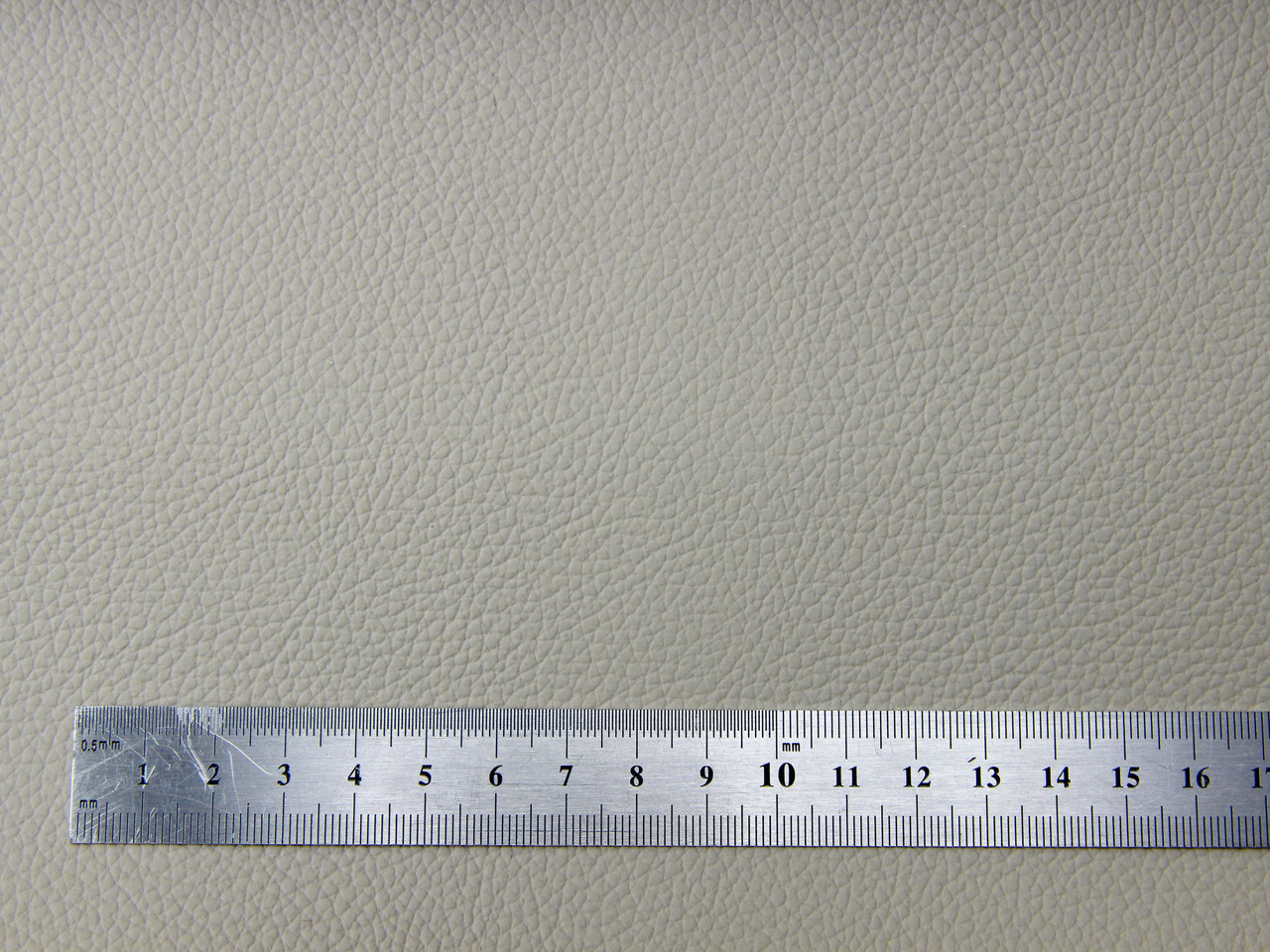 Автомобільний шкірзам Mercedes 30519 кремовий, на тканинній основі (ширина 1,40м) Туреччина детальна фотка