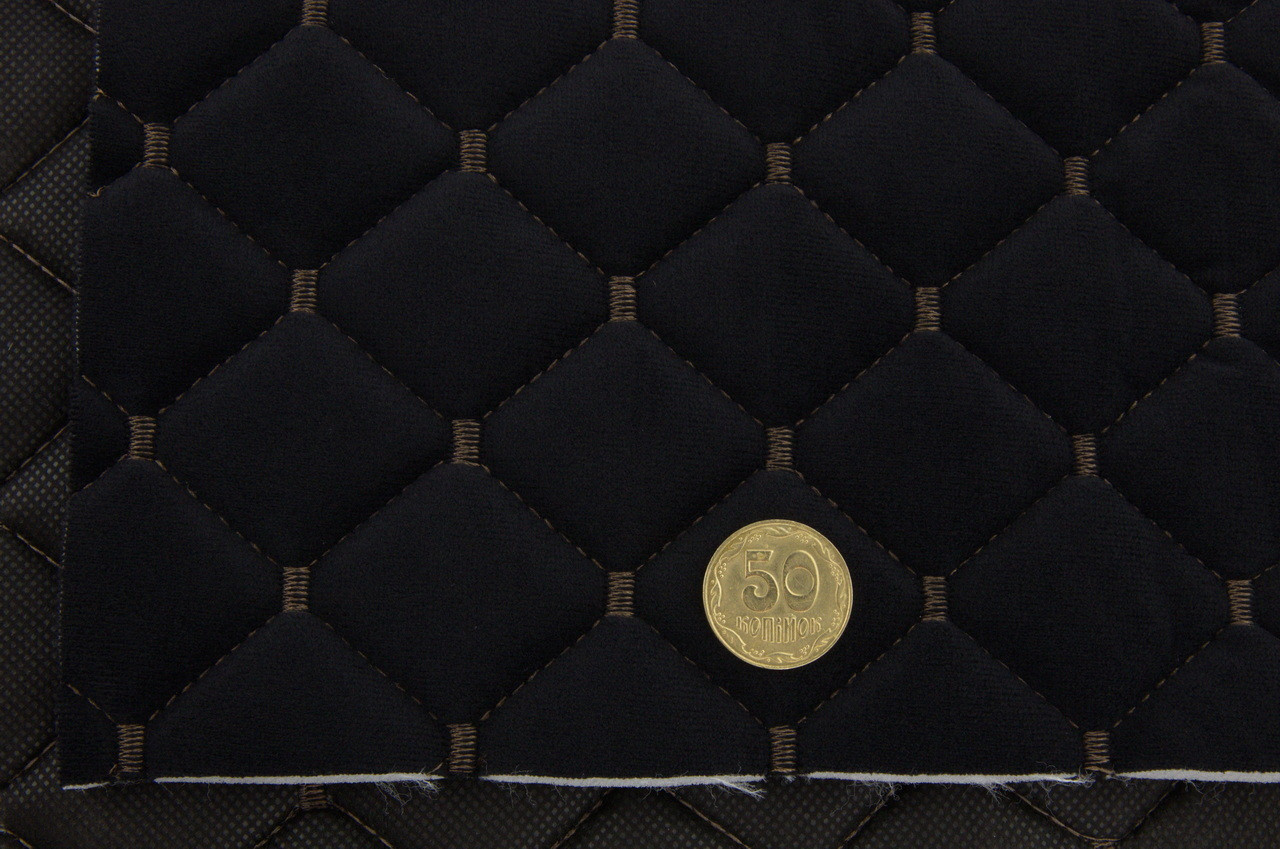 Велюр стеганый «Ромб черный» (прошитый тёмно-коричневой нитью) на поролоне 7мм и флизелине, ширина 135см детальная фотка