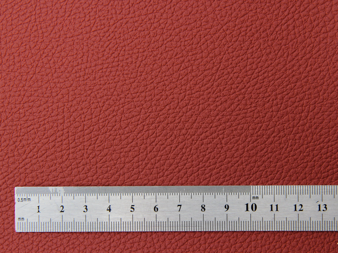 Автомобильный кожзам DAKOTA 6618 красно-бордовый, на тканевой основе (ширина 1,40м) Турция детальная фотка