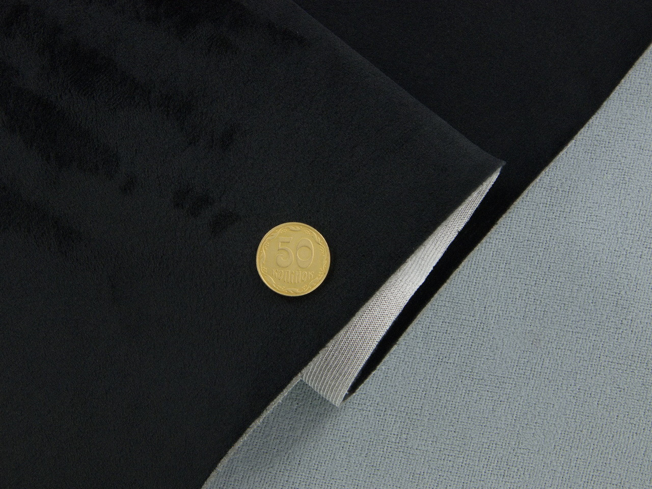 Ткань потолочная авто велюр черный LIRA-p17020, на поролоне 3 мм с сеткой, ширина 1.50м (Турция) детальная фотка