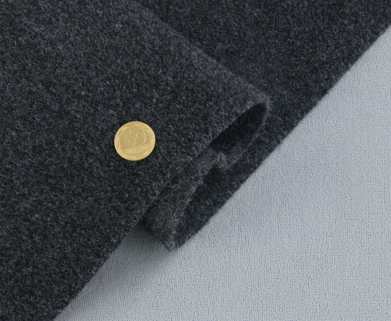 Карпет автомобільний Dark Grey рулонний, графіт (темно-сірий), товщина 5мм, щільність 450г/м2, ширина 180см детальна фотка