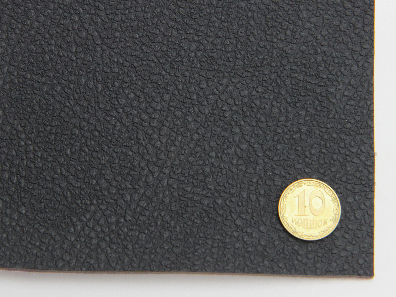 Шкірзам чорний для сидінь авто (текстурний напівматовий 09-114) на тканинній основі, ширина 1.60м детальна фотка
