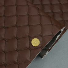 Кожзам стёганый коричневый «Ромб» (прошитый темно-коричневой нитью) дублированный синтепоном и флизелином, ширина 1,35м анонс фото