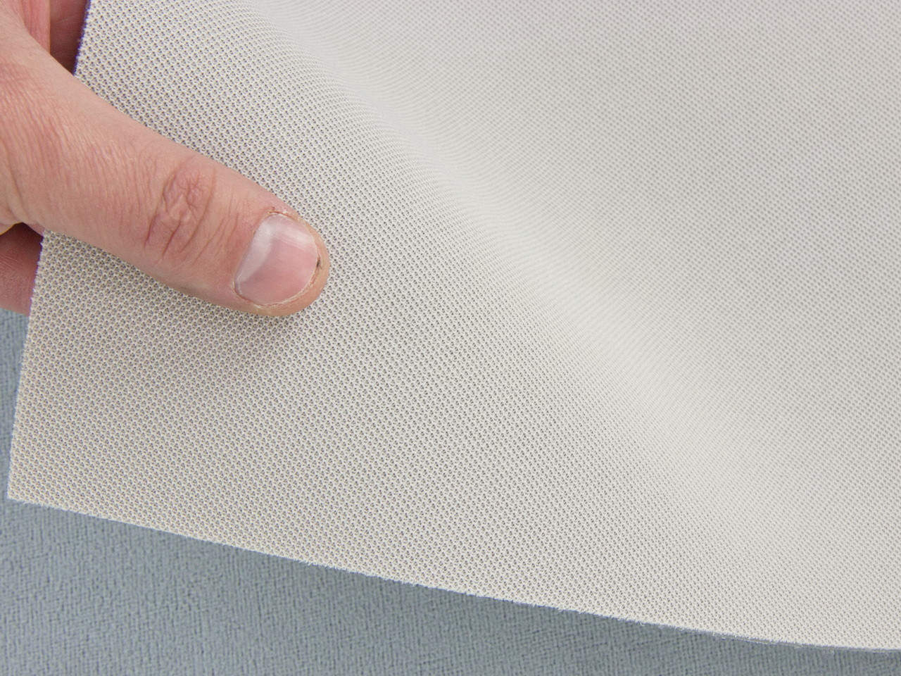 Автоткань потолочная KL-48 оригинальная на поролоне с сеткой, цвет кремовый, толщина 3мм ширина 167см детальная фотка