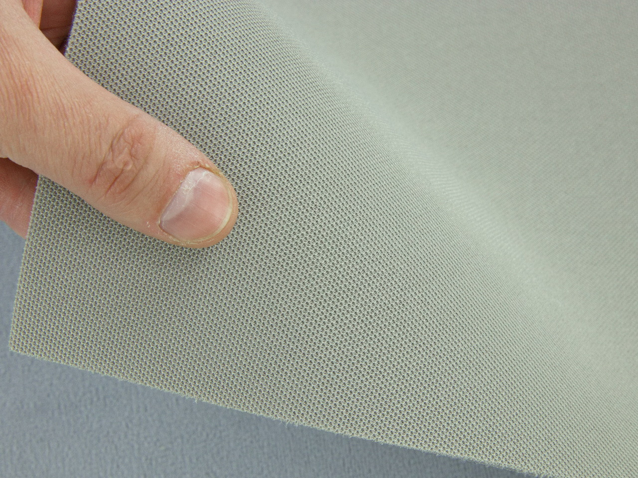 Автоткань потолочная KL-56 оригинальная на поролоне с сеткой, цвет серый (теплый), толщина 3мм ширина 167см детальная фотка