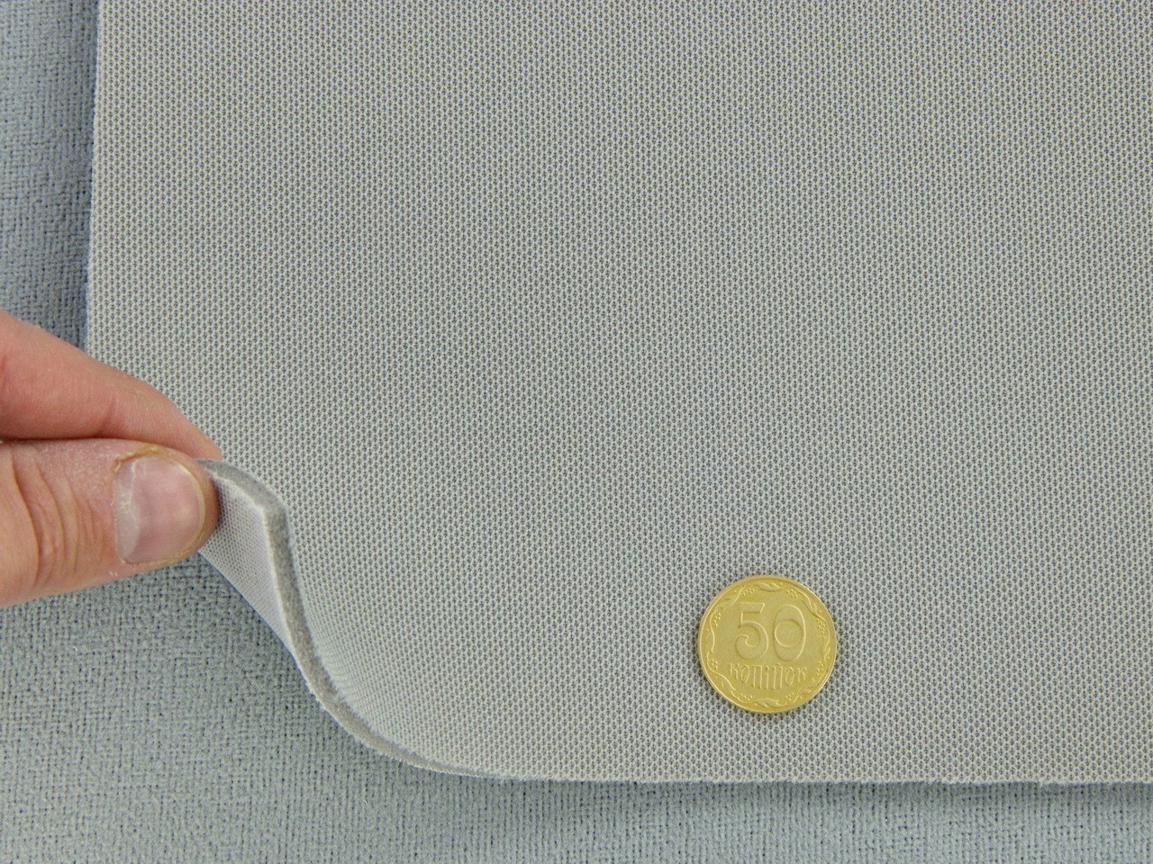 Автоткань потолочная KL-52 оригинальная на поролоне с сеткой, цвет серый, толщина 3мм ширина 167см детальная фотка