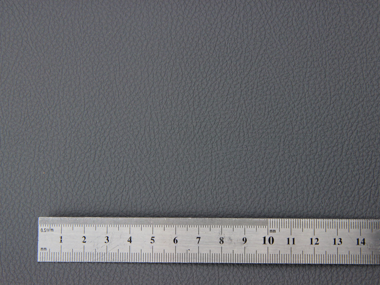Автомобильный кожзам перфорированный BAVYERA 1539п темно-серый, на тканевой основе (ширина 1,40м) Турция детальная фотка