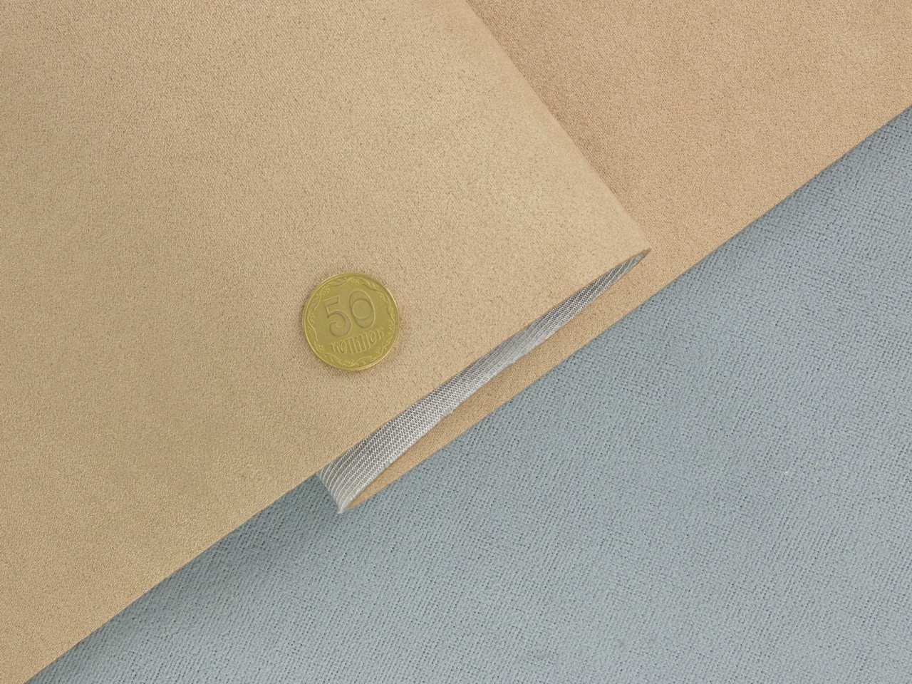 Алькантара Lycra p16018 бежевая, на поролоне 3мм и сетке, ширина 150см (Турция) детальная фотка