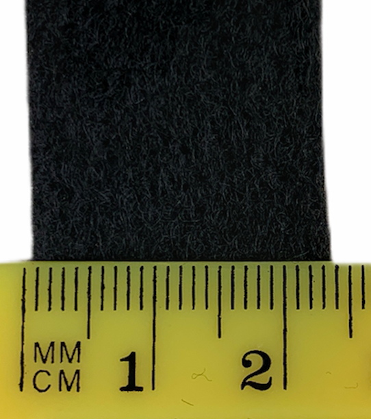 Антискрип Маделін М1 чорний, стрічка 25х6000мм, ущільнювальний, матеріал проклодковий детальна фотка
