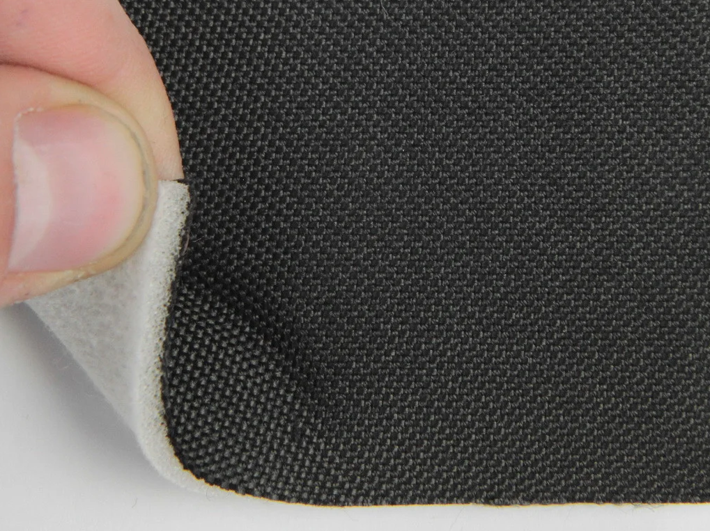 Тканина для сидінь автомобіля, чорна, на поролоні (для бічної частини), товщина 3 мм, Німеччина детальна фотка