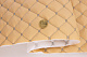 Кожзам стёганый бежевый «Ромб» (прошитый светло-серой нитью) дублированный синтепоном и флизелином, ширина 1,35м детальная фотка