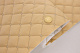 Кожзам стёганый бежевый «Ромб» (прошитый молочной нитью) дублированный синтепоном и флизелином, ширина 1,35м детальная фотка