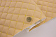 Кожзам стёганый бежевый «Ромб» (прошитый желтой нитью) дублированный синтепоном и флизелином, ширина 1,35м детальная фотка