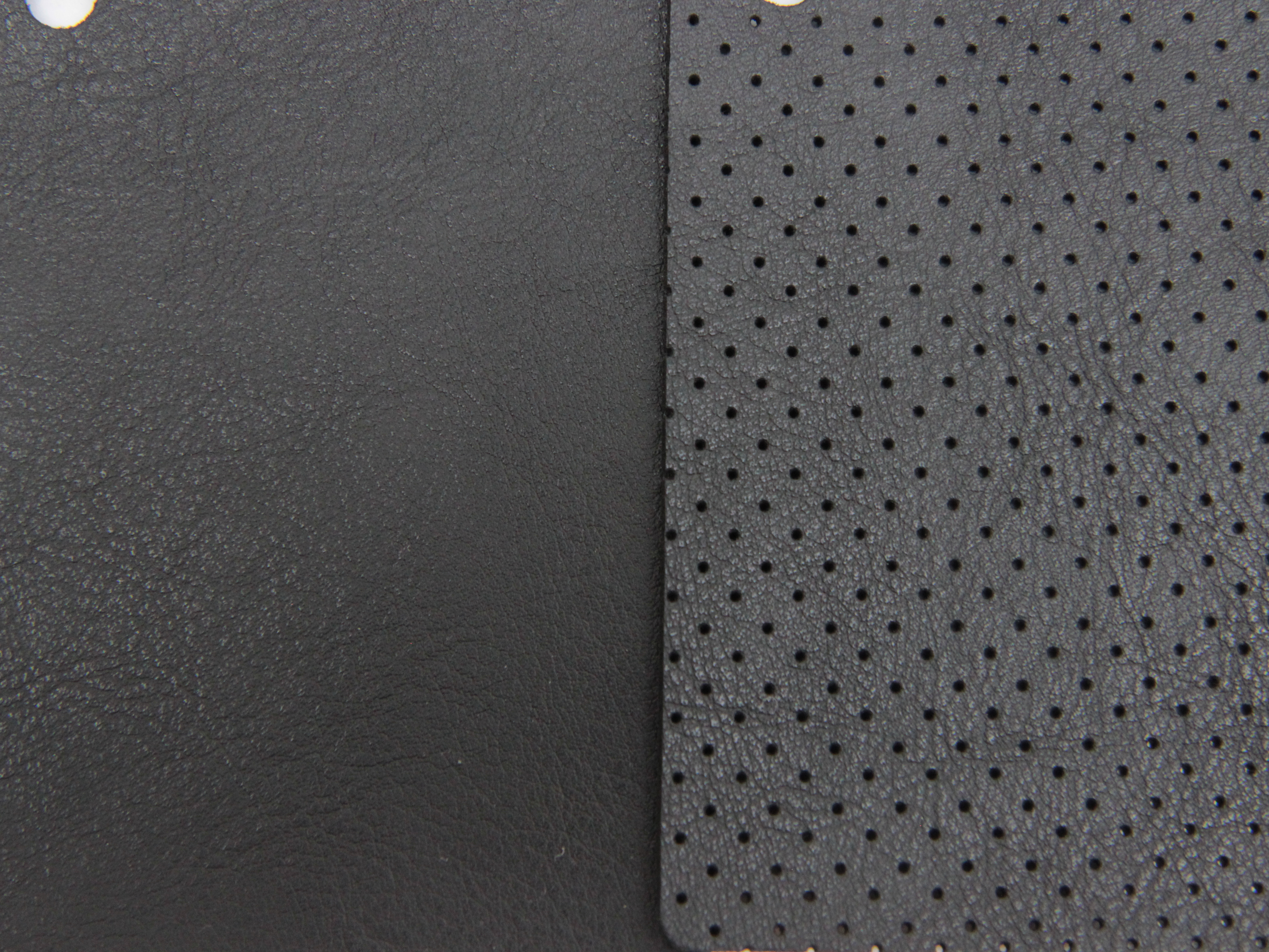 Термовинил перфорированный черный TK-20p для перетяжки руля, дверных карт, панелей на каучуковой основе детальная фотка